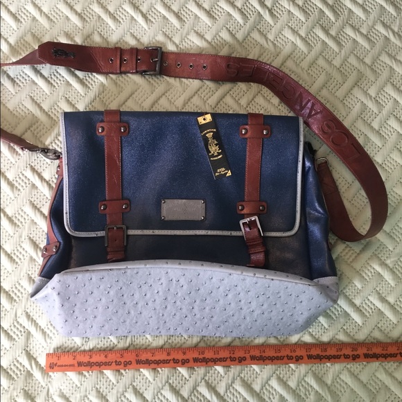 🔥Christian Audigier Los Angeles Messenger Bag - Picture 5 of 8